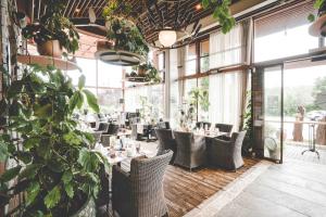 Restauracja lub miejsce do jedzenia w obiekcie Garten-Hotel Ochensberger