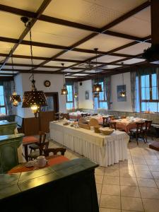 Restorāns vai citas vietas, kur ieturēt maltīti, naktsmītnē Hotel Anker garni