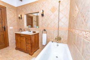 Kúpeľňa v ubytovaní Cubo's Villa Ana Valtocado