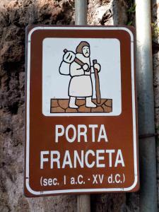 a sign on a wall that reads portal france at Alloggio turistico Porta Franceta in Sutri