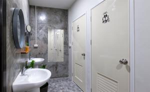 Gallery image of BED Friends Poshtel in Chiang Rai +55 photos