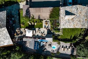 Bazén v ubytování Chalet Svizzero nebo v jeho okolí