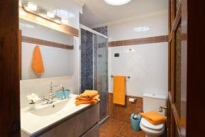 Koupelna v ubytování Villa Las Calderetas + 18 fotografií