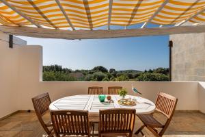 A balcony or terrace at Villa Fico 2