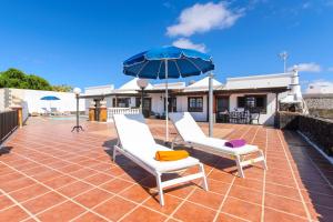 Tòa nhà nơi biệt thự tọa lạc