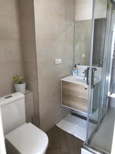 A bathroom at ALTEAMAR