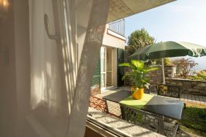 A balcony or terrace at Residence La Collina