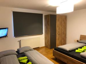 A bed or beds in a room at Paradise on Mountain
