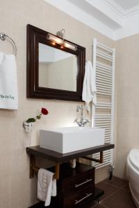 A bathroom at Abelos Villas