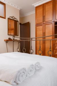 A bed or beds in a room at Abelos Villas