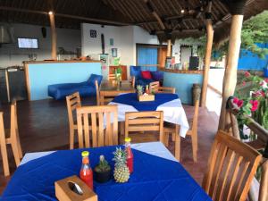 Restaurace v ubytování Blue Monkey Retreat Areguling Lombok