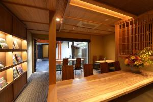 Seating area sa Gion Oyado Kikutani