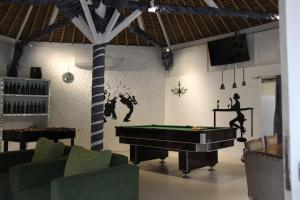 Biliár nebo kulečník v ubytování Seri Resort Gili Meno - Adults Only