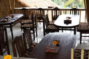 Nápoje v ubytování BALI BAMBOO JUNGLE HUTS AND HOSTEL