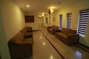 Luxora Hotel and Spa的休息区