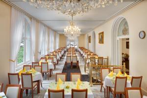 Un restaurante o sitio para comer en Ensana Svoboda