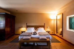 Hacienda Zorita Wine Hotel & Spa客房内的一张或多张床位
