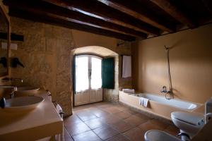 Hacienda Zorita Wine Hotel & Spa的一间浴室