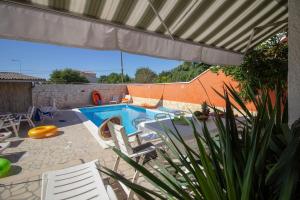 Bazén v ubytování Beautiful villa Esperanza with private pool near the beach nebo v jeho okolí