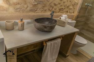 A bathroom at CASA LO PASTELER