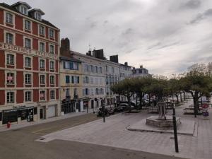 Gallery image of Appmt Cosy 2 pièces - Haut Standing in Bayonne