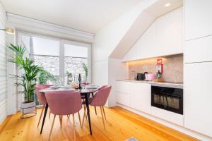 Nhà bếp/bếp nhỏ tại WHome | CSA18 Premium Design Apartment