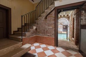 The swimming pool at or close to Dorsoduro Suite 1241 by Wonderful Italy Még 30 kép