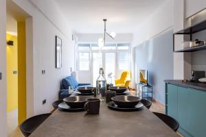 A kitchen or kitchenette at Luxury Penthouse on Akadimias with 2 Bed & 2 Bath