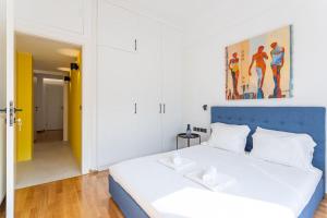 Posteľ alebo postele v izbe v ubytovaní Luxury Penthouse on Akadimias with 2 Bed & 2 Bath