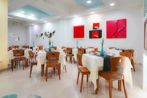 Afbeelding uit fotogalerij van Piccadilly Rooms Restaurant and Beach in Santa Maria al Bagno