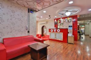 The lobby or reception area at OYO 350 Al Rabia