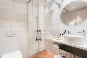 Vannas istaba naktsmītnē VISIONAPARTMENTS Bellariastrasse - contactless check-in