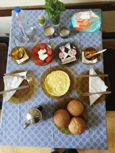 Makanan di atau berdekatan hotel