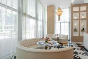 Atpūtas zona naktsmītnē Dusit Doha Hotel