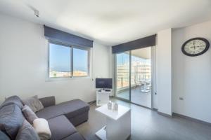 A television and/or entertainment centre at Aqua Nature 27D