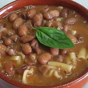 Makanan di atau berdekatan penginapan di ladang