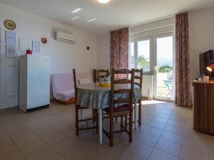 Kuchyň nebo kuchyňský kout v ubytování Apartments STIPE