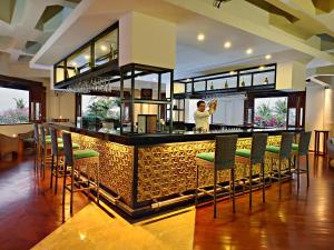 
El salón o zona de bar de Grand Mirage Resort & Thalasso Bali
