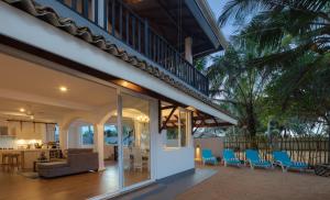 Villa Mer Vue的阳台或露台