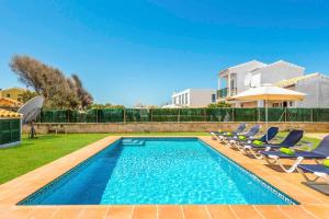 The swimming pool at or close to Villa Fuegosol