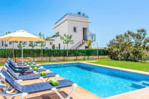 The swimming pool at or close to Villa Fuegosol