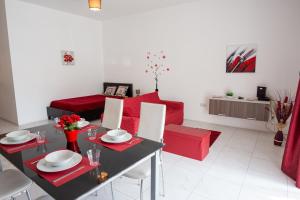 Posezení v ubytování Seafront apartment between Valletta and Sliema + 15 fotografií