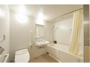 Sotetsu Fresa Inn Kamakura-Ofuna Higashiguchi的一间浴室