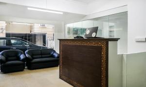 Posezení v ubytování Treebo Luxe Suite, Shivaji Nagar