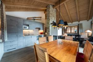 Kuchyň nebo kuchyňský kout v ubytování Alpin Residenzen Panoramabahn by Alpina-Holiday