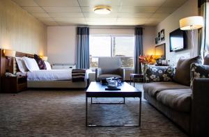 Ruang duduk di Mamba Point Hotel
