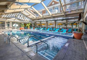 Bazén v ubytování Hotel LBI nebo v jeho okolí
