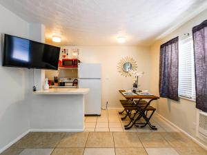 Gallery image of Beautiful Old Apartment with Beach Gear in Fort Lauderdale