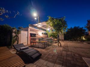 Patio nebo venkovní prostory v ubytování Apartments Zaton