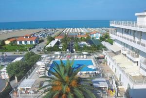 Bazén v ubytování Hotel Joseph nebo v jeho okolí